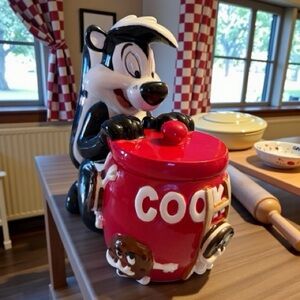 Pepe le pewe Cookie Jar
